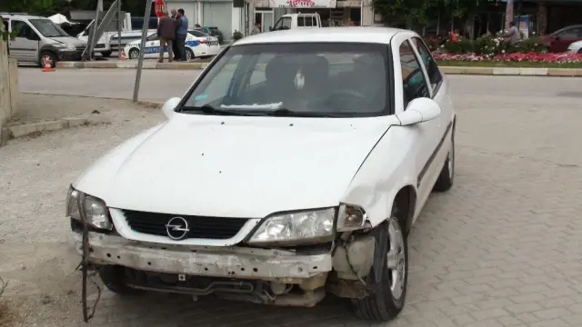 Şuhut'ta trafik kazası: 2 yaralı Şuhut'ta trafik kazası: 2 yaralı