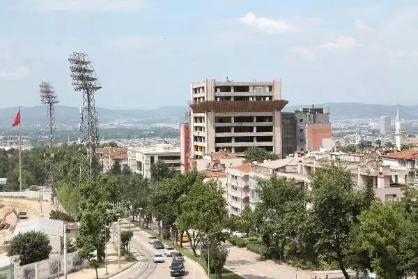 'Tower Plaza'nın yıkımı durduruldu