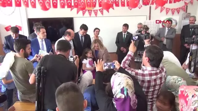 Uşak'ta karne heyecanı Uşak'ta karne heyecanı
