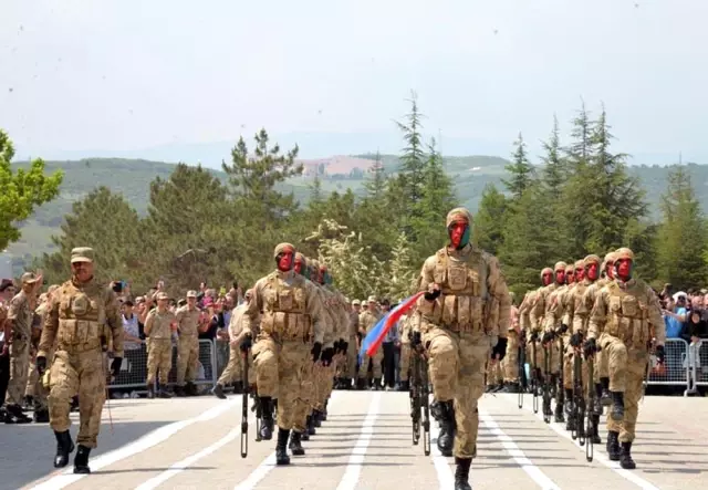 Yeni askerlik yasası görüşmeleri sürüyor Yeni askerlik yasası görüşmeleri sürüyor