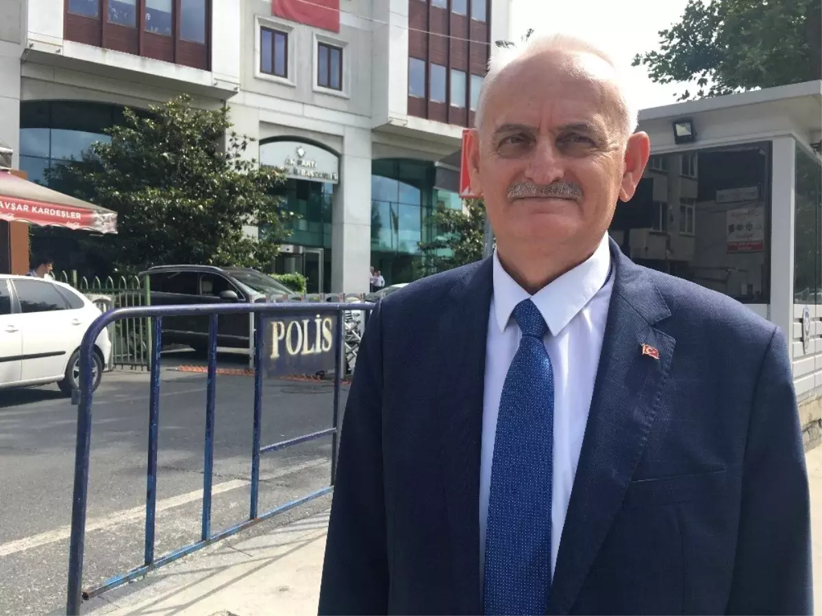 Binali Yıldırım'a benzerliğiyle tanınan Zekeriya Yetkin, destek için İstanbul'a geldi