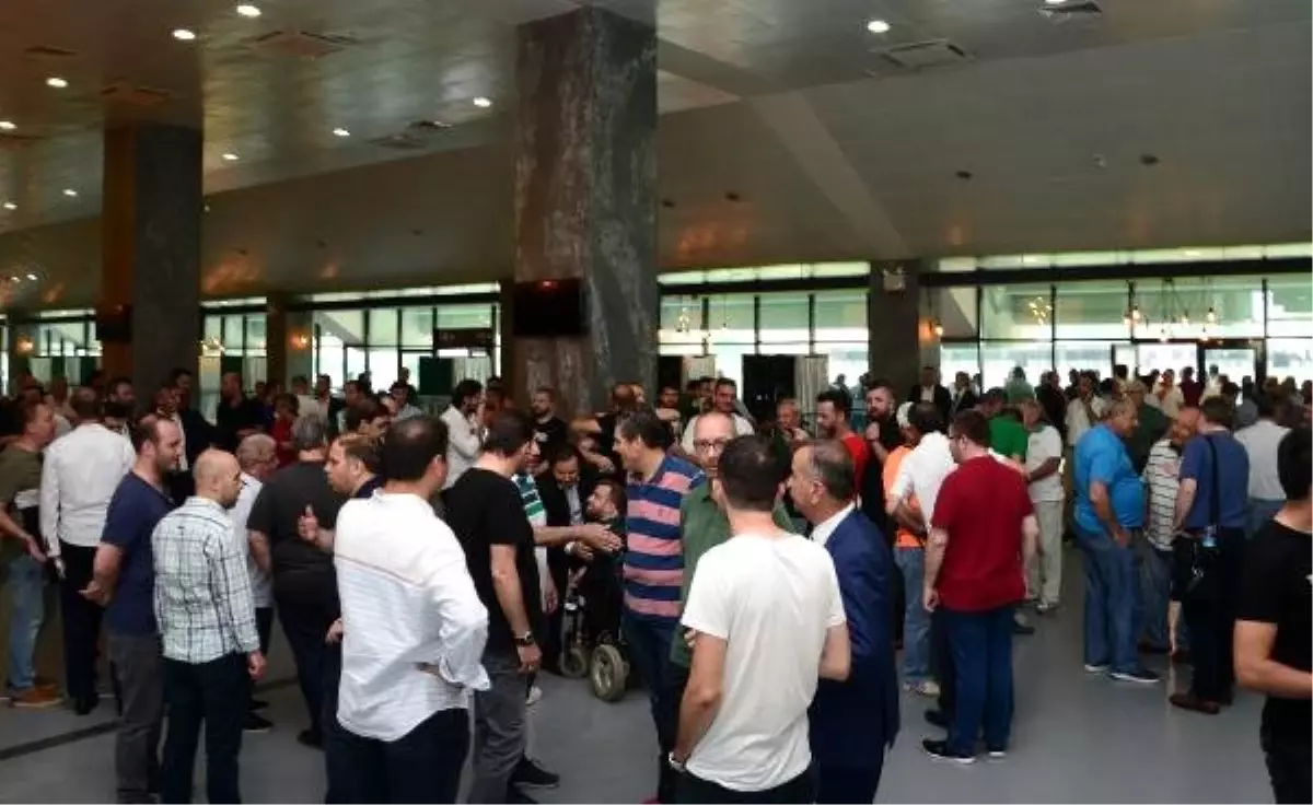 Bursaspor'da olağanüstü genel kurul ertelendi