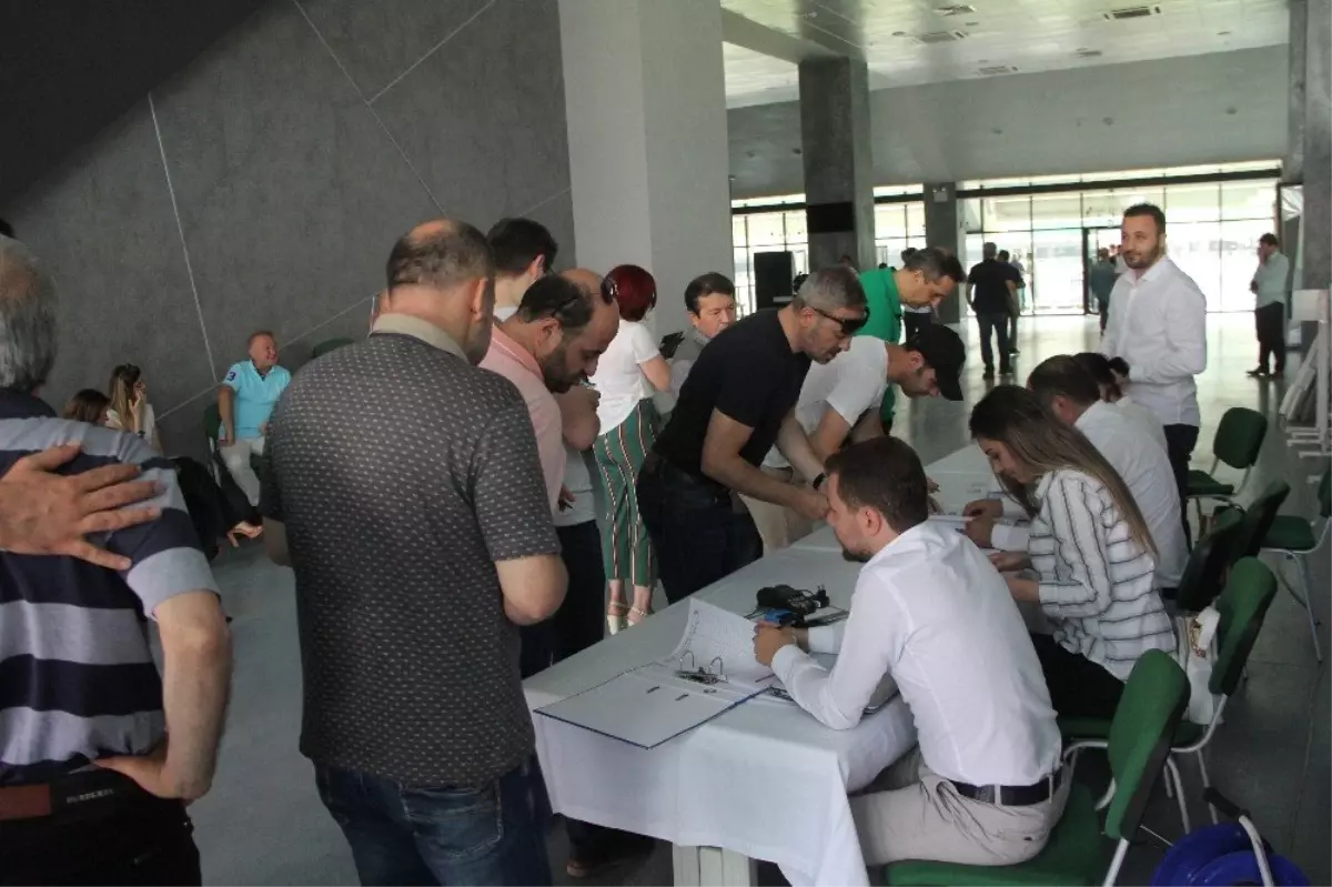 Bursaspor'da olağanüstü genel kurul ertelendi