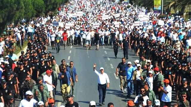 CHP Lideri Kılıçdaroğlu, Adalet Yürüyüşü'nde yola gübre döken vatandaşın kendisinden özür dilediğini açıkladı!