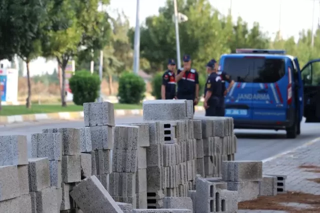 'Dedemizden kaldı' deyip turistik yolu kapattılar!