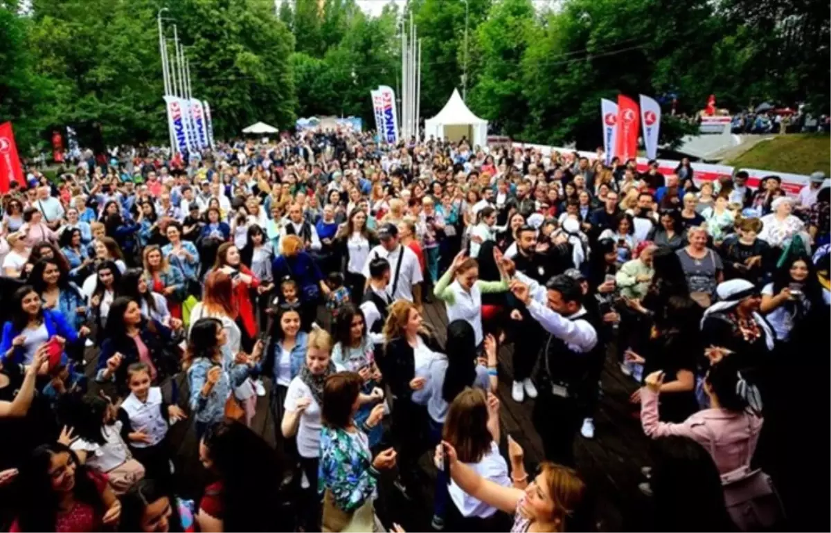 Rusya'da Türkiye Festivali'ne yoğun ilgi
