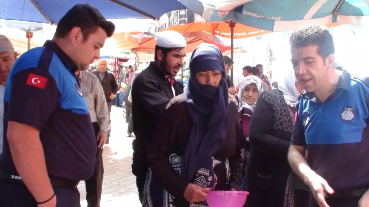 Şuhut'ta, sebze pazarında dilenci operasyonu