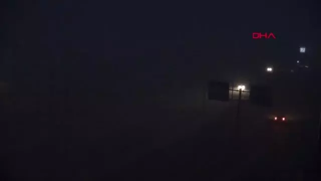 Tekirdağ - Malkara'da sağanak ile rüzgar hayatı olumsuz etkiledi Tekirdağ - Malkara'da sağanak ile rüzgar hayatı olumsuz etkiledi