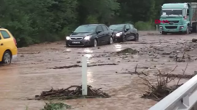 Tokat'ta sağanak ve dolu, hayatı olumsuz etkiledi