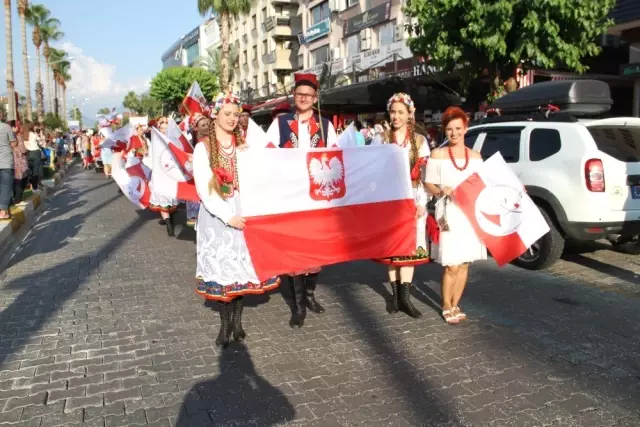 Turizm ve Sanat Festivali, Yörük göçü ve kortejle başladı Turizm ve Sanat Festivali, Yörük göçü ve kortejle başladı