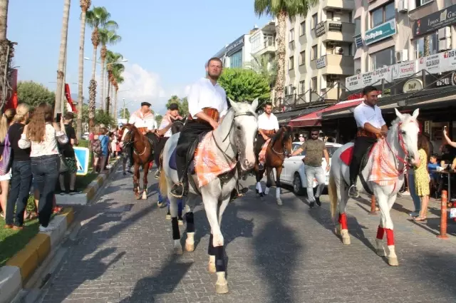 Turizm ve Sanat Festivali, Yörük göçü ve kortejle başladı Turizm ve Sanat Festivali, Yörük göçü ve kortejle başladı