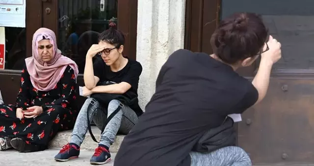 YKS'ye geç kalan öğrenci sınava alınmayınca gözyaşlarına boğuldu