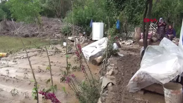 Yozgat'ta sel sonrası hasar tespitine başlandı Yozgat'ta sel sonrası hasar tespitine başlandı