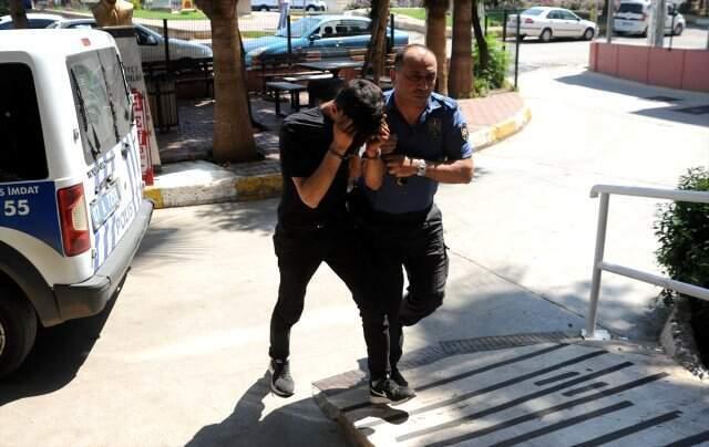 18 yaşındaki genç babalar gününde babasını bıçakla yaraladı