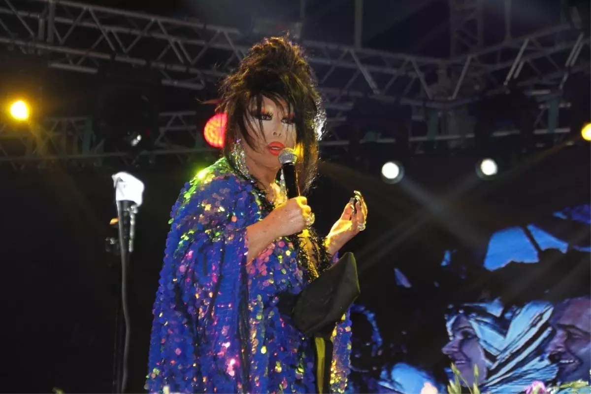 Alanya'da Bülent Ersoy rüzgarı