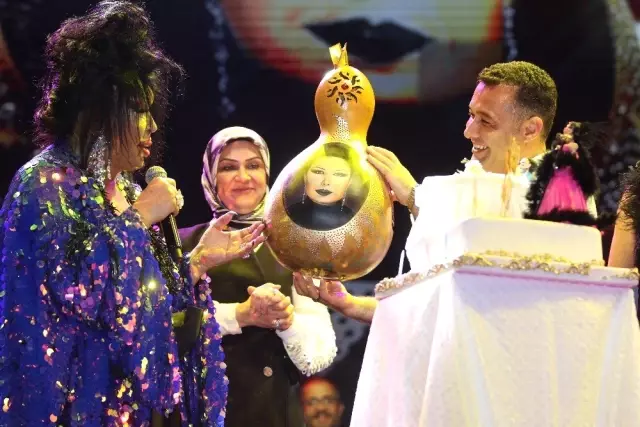 Alanya'da Bülent Ersoy rüzgarı Alanya'da Bülent Ersoy rüzgarı