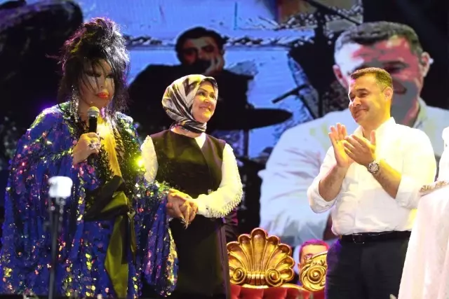 Alanya'da Bülent Ersoy rüzgarı Alanya'da Bülent Ersoy rüzgarı