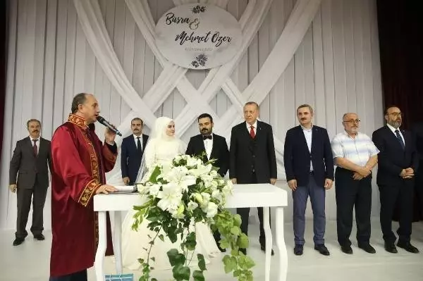 Cumhurbaşkanı Erdoğan nikah törenlerine katıldı
