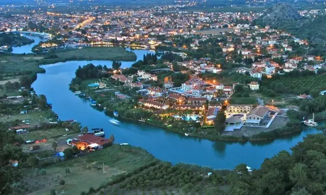 Dalyan ziyaretçilerini bekliyor