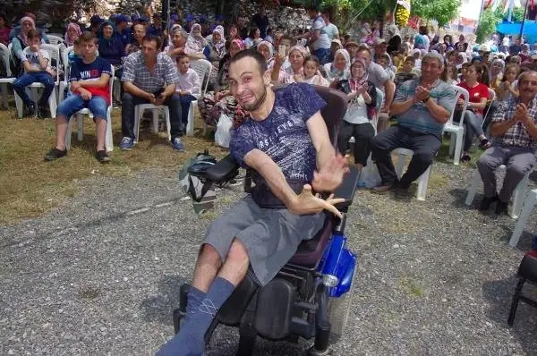 'Demirdere Erik ve Kiraz Şenliği' coşkulu bir şekilde kutlandı
