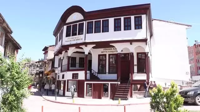 'Demokrasi Müzesi'ne çevrilen asırlık kahvehane ziyarete açılmayı bekliyor 'Demokrasi Müzesi'ne çevrilen asırlık kahvehane ziyarete açılmayı bekliyor