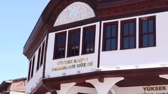 'Demokrasi Müzesi'ne çevrilen asırlık kahvehane ziyarete açılmayı bekliyor 'Demokrasi Müzesi'ne çevrilen asırlık kahvehane ziyarete açılmayı bekliyor