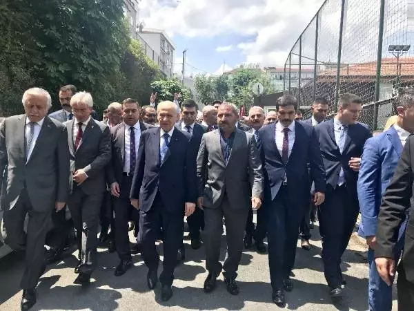 Devlet Bahçeli Karagümrük Spor Kulübü'nü ziyaret etti
