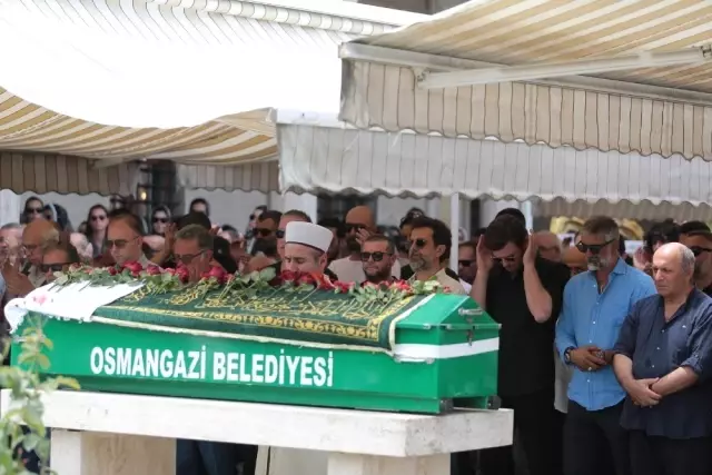 Kıvanç Tatlıtuğ ve Başak Dizer'in acı günü Kıvanç Tatlıtuğ ve Başak Dizer'in acı günü