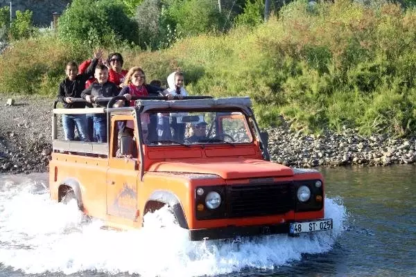 Marmaris'te turistler, cip safariyle eğleniyor