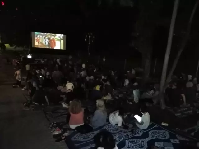 Millet bahçesinde 'açık hava sineması' dönemi