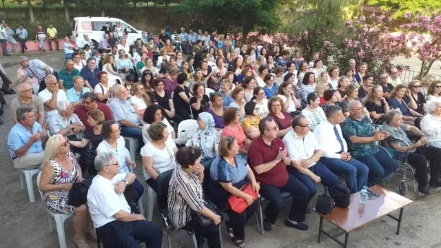 Yarım asır önce mezun oldukları okulda buluştular