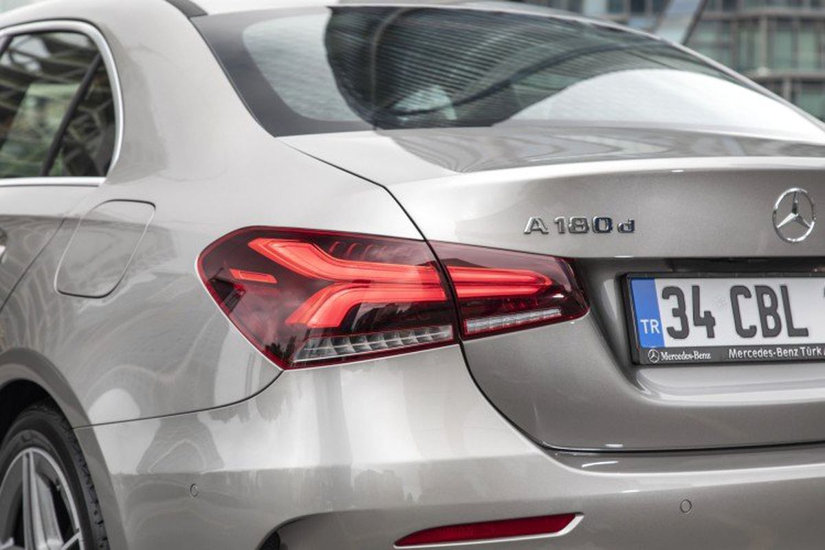 Yeni Mercedes-Benz A-Serisi Sedan Türkiye'de! Merak Edilen Fiyatı?