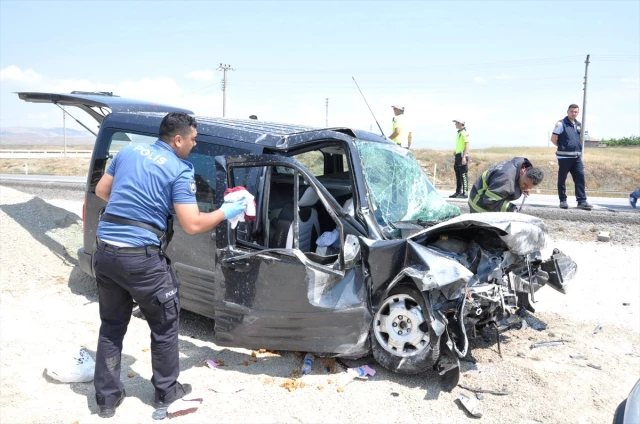 Yozgat Ta Trafik Kazası 1 ölü 3 Yaralı Haberi Fotografı Fotografları