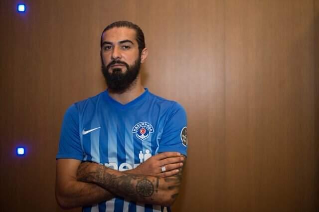 Adı Galatasaray ile anılan Fatih Öztürk, Kasımpaşa'ya transfer oldu