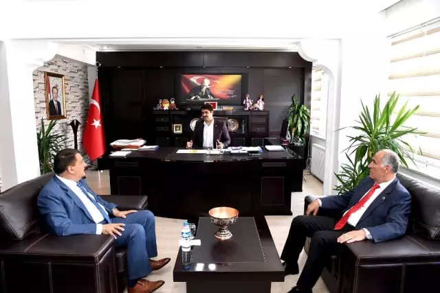 Başkan Gürkan Hekimhan'da incelemelerde bulundu Başkan Gürkan Hekimhan'da incelemelerde bulundu
