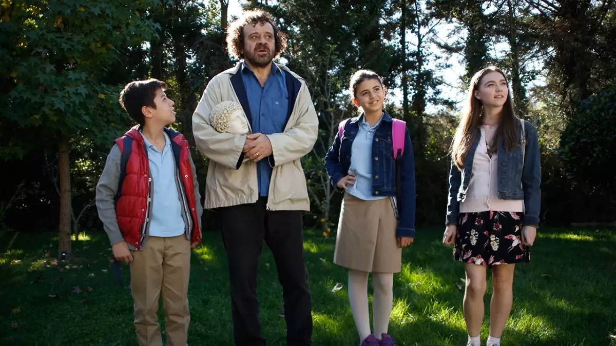 Bizim Hikaye dizisinin genç oyuncusu Miray Akay, sözlendi