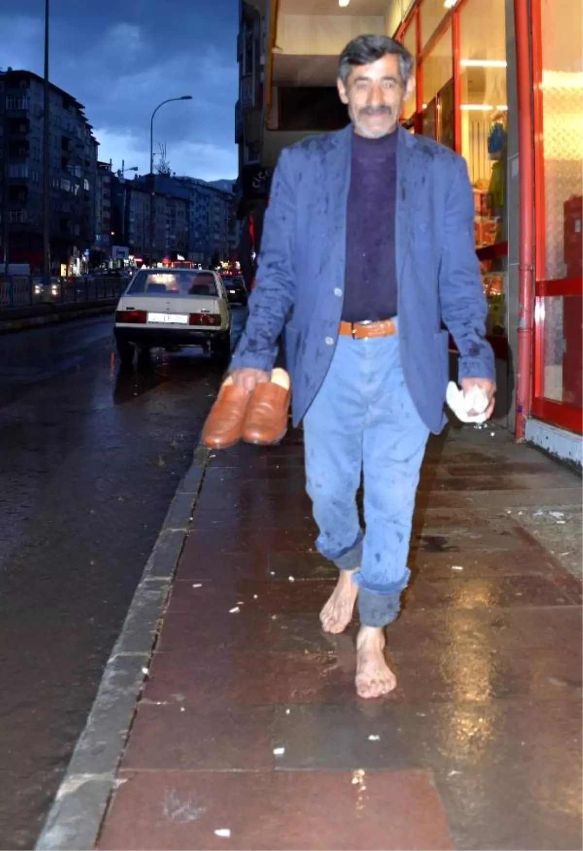 Erzurum'a yarım saatte 7 kilogram yağış düştü