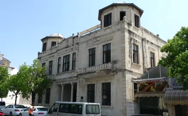 Hatay Devleti Meclis binasını valilik satın aldı