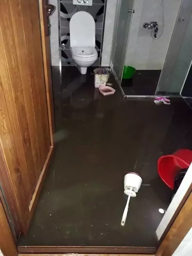İzmir'i dakikalar içerisinde sağanak yağış vurdu