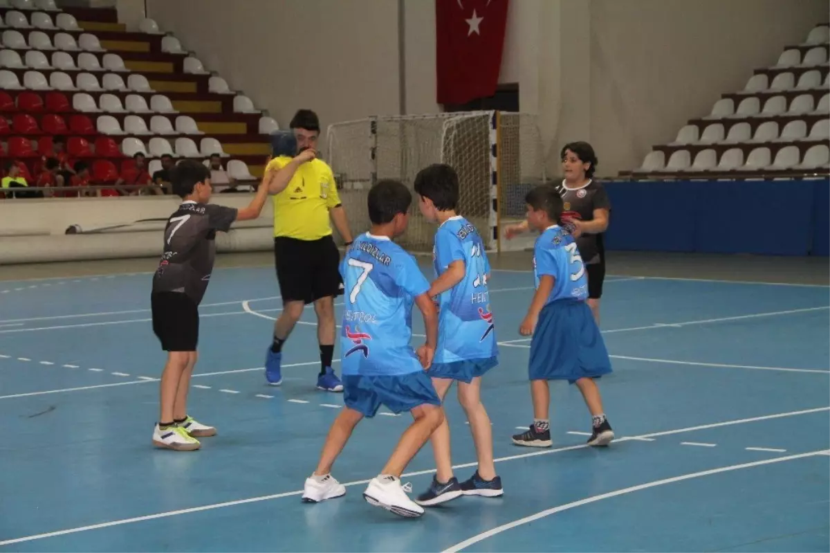 Mini Mini Hentbol Türkiye Şampiyonası başladı