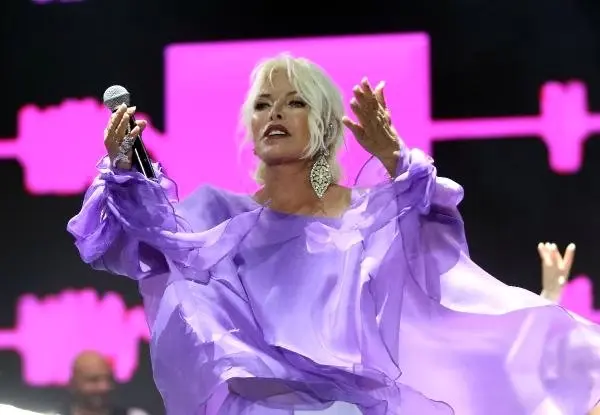 Ajda Pekkan konserinde alkış ve çığlıklarla karşılandı Ajda Pekkan konserinde alkış ve çığlıklarla karşılandı