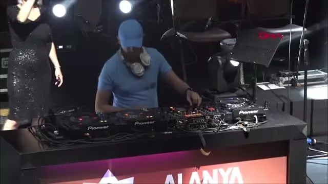 ANTALYA AJDA PEKKAN TATİL NEREDE, BEN NEREDE ANTALYA AJDA PEKKAN TATİL NEREDE, BEN NEREDE
