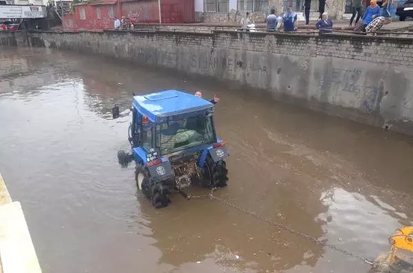 Aydın'da sağanak hayatı olumsuz etkiledi
