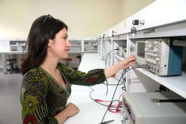 Aylık 4 bin 500 TL bursla staja başladılar Aylık 4 bin 500 TL bursla staja başladılar