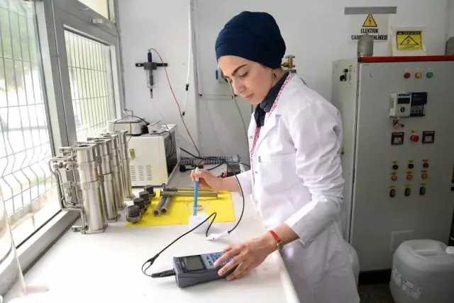 Aylık 4 bin 500 TL bursla staja başladılar Aylık 4 bin 500 TL bursla staja başladılar