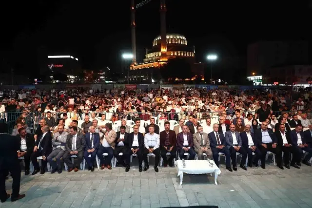 Bağcılar Meydanı, Bitlis ve Adıyaman ezgileriyle şenlendi Bağcılar Meydanı, Bitlis ve Adıyaman ezgileriyle şenlendi
