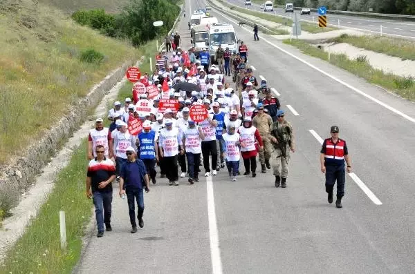 Bolu'dan Ankara'ya yürüyen işçiler, Kahramankazan'a ulaştı