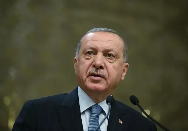Cumhurbaşkanı Erdoğan'dan Hacıosman Seçim İrtibat Bürosu'na sürpriz ziyaret