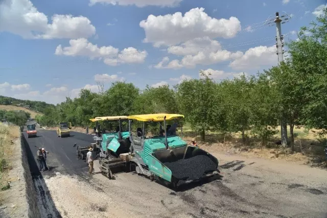 Diyarbakır'da asfaltlama çalışmaları sürüyor