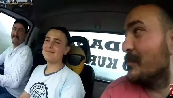 Doluya yakalandılar cep telefonuna kamerasıyla yaşadıklarını kaydettiler